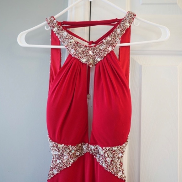 Beautiful Red Prom Dress!! - Picture 4 of 9